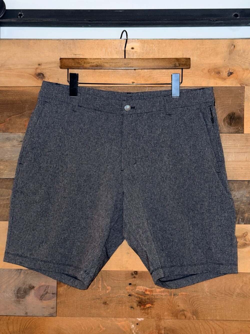 Lululemon Commission Classic Fit Men's 36 Grey Warpstreme 0643